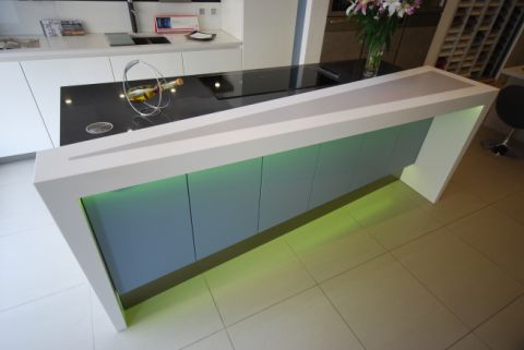 Seamless angled drop end from worktop to floor
